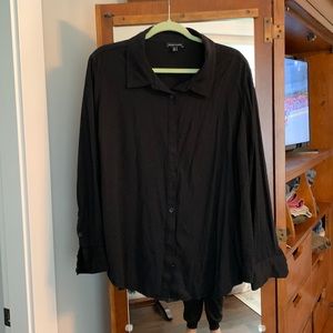 Universal standard blouse with extra cleavage snaps. Excellent shape NWOT